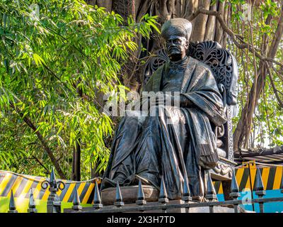 12 17 2021 statua di Sir Jamsetjee Jejeebhoy, i baronetto Jejeebhoy di Bombay vicino a Oval Maidan-Mumbai Maharashtra India Asia. Foto Stock