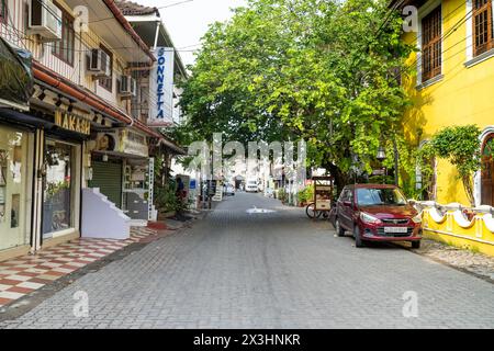 La Jews Street è tra le località storicamente più rilevanti di Fort Kochi. La sinagoga più antica del Commonwealth, fu costruita nel 1568. Foto Stock
