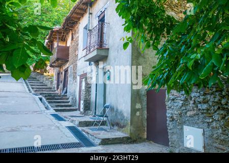 Facciate delle case. La Hiruela, provincia di Madrid, Spagna. Foto Stock