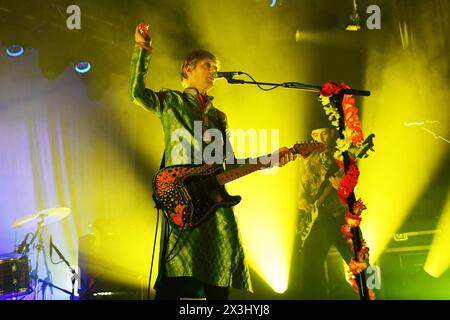 LONDRA, INGHILTERRA - APRILE 26: Crispian Mills di «Kula Shaker» che si esibisce all'Electric Ballroom di Camden il 26 aprile 2024 a Londra, Inghilterra.CAP/Mar ©Mar/Capital Pictures Credit: Phil Loftus/Alamy Live News Foto Stock