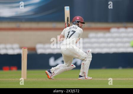 Londra. 27 aprile 2024. Rory Burns (17 Surrey Captain) batte 100 Not Out durante il secondo giorno della partita County Championship Division One tra Surrey e Hampshire al Kia Oval. Crediti: Matthew Starling / Alamy Live News Foto Stock
