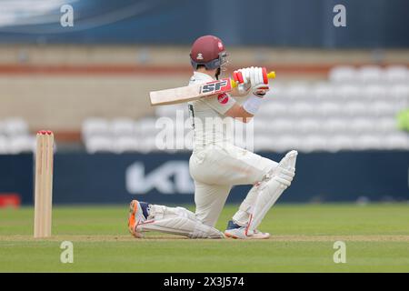 Londra. 27 aprile 2024. Rory Burns (17 Surrey Captain) batte 100 Not Out durante il secondo giorno della partita County Championship Division One tra Surrey e Hampshire al Kia Oval. Crediti: Matthew Starling / Alamy Live News Foto Stock