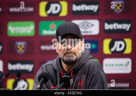 LONDRA, Regno Unito - 27 aprile 2024: Il manager del Liverpool Jurgen Klopp parla ai media in una conferenza stampa dopo la partita di Premier League tra il West Ham United FC e il Liverpool FC al London Stadium (credito: Craig Mercer/ Alamy Live News) Foto Stock