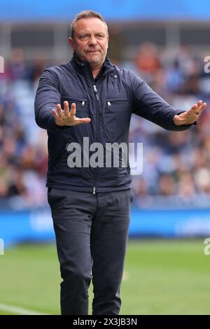 Andre Breitenreiter, manager dell'Huddersfield Town, durante la partita del Campionato Sky Bet tra Huddersfield Town e Birmingham City allo stadio John Smith, Huddersfield, sabato 27 aprile 2024. (Foto: Pat Scaasi | mi News) crediti: MI News & Sport /Alamy Live News Foto Stock