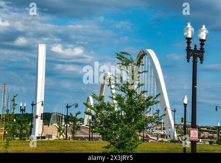 Si estende sul Frederick Douglass Memorial Bridge a Washington DC Foto Stock