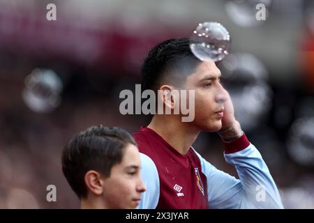 Edson Alvarez del West Ham United durante la partita di Premier League tra il West Ham United e il Liverpool al London Stadium di Stratford sabato 27 aprile 2024. (Foto: Tom West | mi News) crediti: MI News & Sport /Alamy Live News Foto Stock