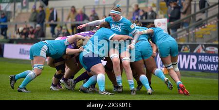 NORTHAMPTON, INGHILTERRA - Sab 27-aprile -2024: Iona Antwis di sale Sharks (metà ) durante la Allianz Premiership Women's Rugby match tra Loughborough Lightning e sale Sharks ai Franklin's Gardens il 27-aprile -2024: A Northampton, Inghilterra . Crediti: PATRICK ANTHONISZ/Alamy Live News Foto Stock