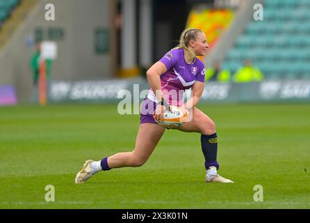 NORTHAMPTON, INGHILTERRA - Sab 27-aprile -2024: Lia Green di Loughborough Lightning in azione durante l'Allianz Premiership Women's Rugby match tra Loughborough Lightning e sale Sharks ai Franklin's Gardens il 27-aprile -2024: A Northampton, Inghilterra . Crediti: PATRICK ANTHONISZ/Alamy Live News Foto Stock