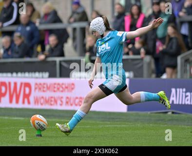 NORTHAMPTON, INGHILTERRA - Sab 27-aprile -2024:Lizzie Dufy in azione durante la Allianz Premiership Women's Rugby match tra Loughborough Lightning e sale Sharks ai Franklin's Gardens il 27-aprile -2024: A Northampton, Inghilterra . Crediti: PATRICK ANTHONISZ/Alamy Live News Foto Stock