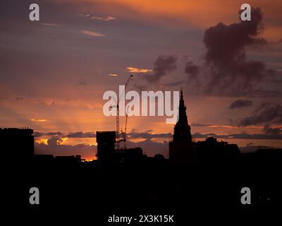 Goditi le viste mozzafiato del paesaggio urbano di Melbourne dall'alto. Foto Stock