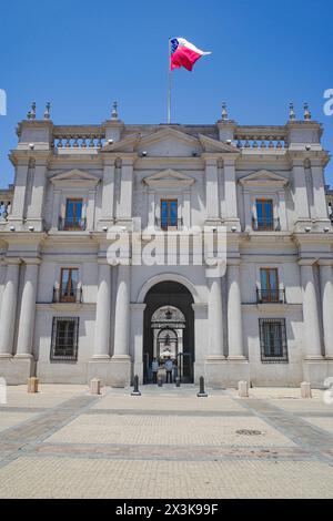 Santiago, Cile - 26 novembre 2023: Palacio de la Moneda e Plaza Constitution Foto Stock