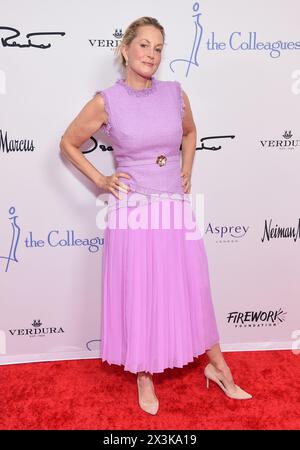 Beverly Hills, Stati Uniti. 27 aprile 2024. Ali Wentworth arriva ai colleghi Spring Luncheon e Oscar de la Renta Fashion Show che si sono tenuti al Beverly Wilshire Hotel il 25 aprile 2024 a Beverly Hills, California. © Lisa OConnor/AFF-USA.com credito: AFF/Alamy Live News Foto Stock