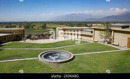 Santiago, Cile - 25 novembre 2023: Vigna e cantina Haras de Pirque, vicino a Santiago, Cile Foto Stock