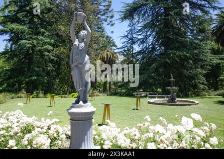 Pirque, Cile - 24 novembre 2023: Giardini botanici presso l'hotel Las Majadas vicino Santiago, Cile Foto Stock