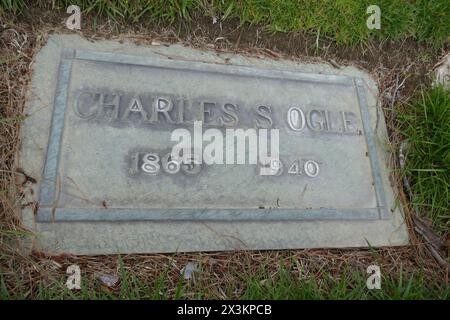 Glendale, California, USA 26 aprile 2024 Actor Charles Ogle grave in Sunrise Slope al Forest Lawn Memorial Park il 26 aprile 2024 a Glendale, California, USA. Ha interpretato Frankenstein nel primo schermo. Foto di Barry King/Alamy Stock Photo Foto Stock