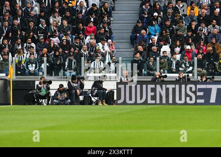 Fotografi durante la partita tra Juventus FC e AC Milan il 30 aprile 2024 all'Allianz Stadium di Torino. Foto Stock