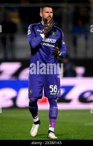 Benoit Costil della US Salernitana durante la partita di serie A tra Frosinone calcio e US Salernitana allo stadio Benito stirpe di Frosinone (Italia), 26 aprile 2024. Foto Stock
