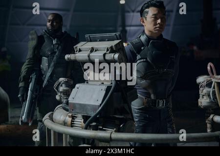 DATA DI RILASCIO: 24 maggio 2024. TITOLO: Atlante. STUDIO: Netflix. DIRETTORE: Brad Peyton. TRAMA: Un futuro cupo, in cui un soldato dell'A.I. ha determinato che l'unico modo per porre fine alla guerra è porre fine all'umanità. PROTAGONISTA: ABRAHAM POPOOLA nel ruolo di Casca, SIMU LIU nel ruolo di Harlan. (Immagine di credito: © Netflix/Entertainment Pictures/ZUMAPRESS.com) SOLO PER USO EDITORIALE! Non per USO commerciale! Foto Stock