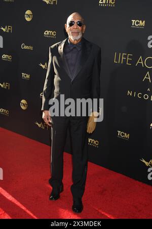 Hollywood, California. 27 aprile 2024. Morgan Freeman al 49° AFI Life Achievement Award omaggio a Nicole Kidman al Dolby Theater di Hollywood, California, il 27 aprile 2024. Crediti: Jeffrey Mayer/Media Punch/Alamy Live News Foto Stock