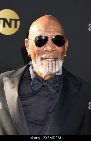 Hollywood, California. 27 aprile 2024. Morgan Freeman al 49° AFI Life Achievement Award omaggio a Nicole Kidman al Dolby Theater di Hollywood, California, il 27 aprile 2024. Crediti: Jeffrey Mayer/Media Punch/Alamy Live News Foto Stock