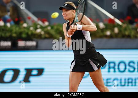 Madrid, Spagna. 27 aprile 2024. Dayana Yastremska (UKR) Tennis: Dayana Yastremska durante il singolare del 32 contro il Coco Gauf nel torneo WTA 1000 mutua Madrid Open di tennis alla Caja Magica di Madrid, Spagna. Crediti: Mutsu Kawamori/AFLO/Alamy Live News Foto Stock