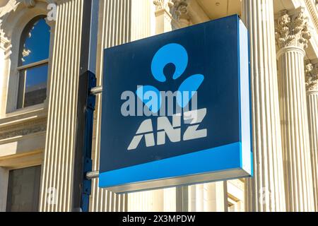 Insegna ANZ Bank, Thames Street, Oamaru, Otago, South Island, nuova Zelanda Foto Stock