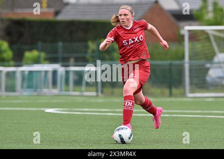 Zulte, Belgio. 27 aprile 2024. Romy Vergote (33) di Zulte Waregem nella foto di una partita di calcio femminile tra SV Zulte - Waregem e White Star Woluwe nella 5a giornata dei play off della stagione 2023 - 2024 della belga lotto Womens Super League, sabato 27 aprile 2024 a Zulte, BELGIO . Crediti: Sportpix/Alamy Live News Foto Stock