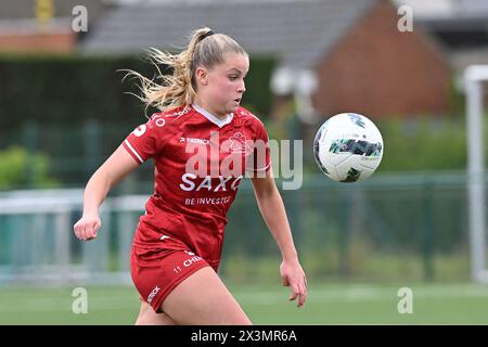 Zulte, Belgio. 27 aprile 2024. Imani Prez (11) di Zulte-Waregem nella foto durante una partita di calcio femminile tra SV Zulte - Waregem e White Star Woluwe nella 5a partita nei play off della stagione 2023 - 2024 della belga lotto Womens Super League, sabato 27 aprile 2024 a Zulte, BELGIO. Crediti: Sportpix/Alamy Live News Foto Stock