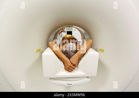 PET-CT Siemens Biograph, apparato combinato per tomografia a emissione di positroni tomografia computerizzata a raggi X e PET TC, medicina nucleare, Onkologikoa Hospi Foto Stock