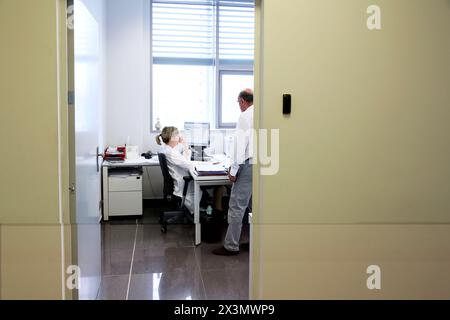 Farmacia, Drug stock, Onkologikoa Hospital, Oncology Institute, Case Center per la prevenzione, la diagnosi e il trattamento del cancro, Donostia, San Sebastian Foto Stock