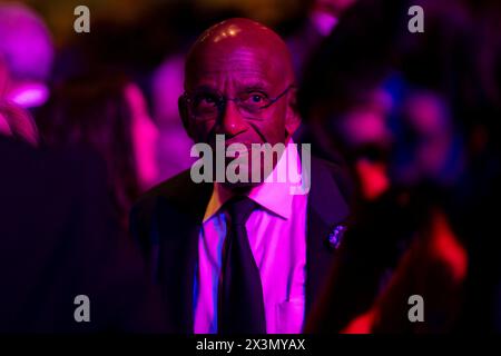 Washington, Vereinigte Staaten. 27 aprile 2024. Il giornalista al Roker arriva alla cena dei corrispondenti della Casa Bianca al Washington Hilton di Washington DC sabato 27 aprile 2024. Credito: Bonnie Cash/Pool tramite CNP/dpa/Alamy Live News Foto Stock