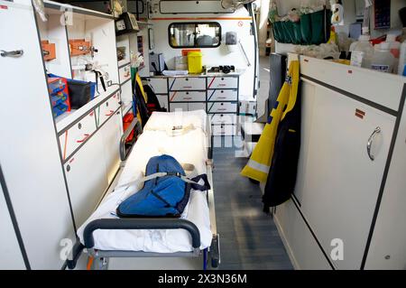 Emergenze, ambulanza medicalizzata. Ospedale Universitario Gran Canaria Dottor Negrin, Las Palmas de Gran Canaria. Isole Canarie, Spagna Foto Stock