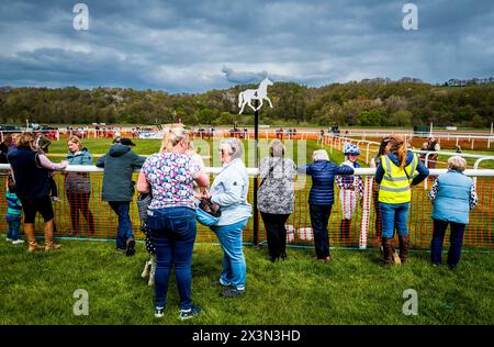 27 aprile 2024: Overton Point to Point Racing Family Day a Overton Farm, South Lanarkshire, Scozia Foto Stock