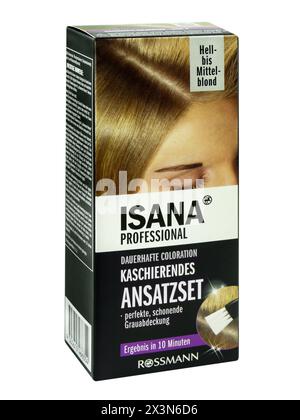 Amburgo, Germania - 24 aprile 2024: Tedesco Isana Professional Ansatzset colore dei capelli isolato su sfondo bianco Foto Stock