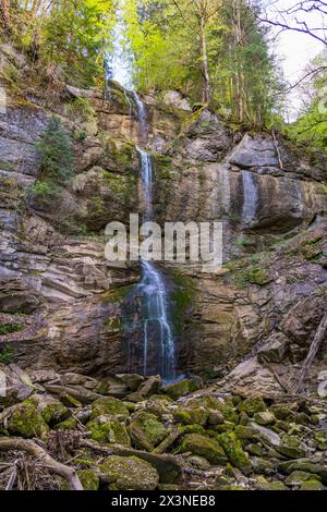 Impressionante cascata Gschwender vicino a Immenstadt Bühl am Alpsee nelle Alpi Allgäu Foto Stock