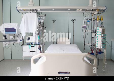 Stanza vuota, unità di cura intensiva ICU, Donostia Ospedale San Sebastian, Donostia, Gipuzkoa, Paesi Baschi Foto Stock