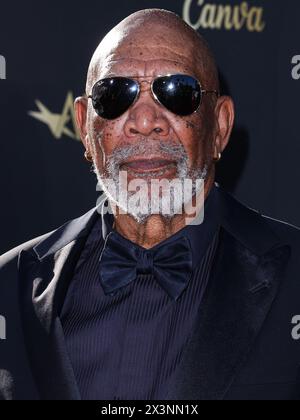 HOLLYWOOD, LOS ANGELES, CALIFORNIA, Stati Uniti d'America - APRILE 27: Morgan Freeman arriva alla 49a edizione dell'AFI (American Film Institute) Lifetime Achievement Award Gala Tribute che celebra Nicole Kidman tenutasi al Dolby Theatre il 27 aprile 2024 a Hollywood, Los Angeles, California, Stati Uniti. (Foto di Xavier Collin/Image Press Agency) Foto Stock