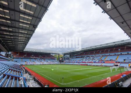 Birmingham, Regno Unito. 28 aprile 2024. Una vista generale durante la partita di Barclays fa Women's Super League 1 tra Aston Villa Women e West Ham United Women a Villa Park, Birmingham, Inghilterra, il 28 aprile 2024. Foto di Stuart Leggett. Solo per uso editoriale, licenza richiesta per uso commerciale. Non utilizzare in scommesse, giochi o pubblicazioni di singoli club/campionato/giocatori. Crediti: UK Sports Pics Ltd/Alamy Live News Foto Stock