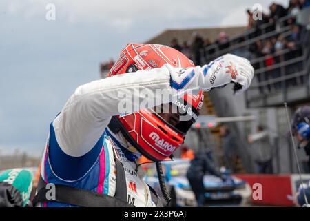 Derby, Regno Unito. 28 aprile 2024. Tom Ingram 80 Bristol Street Motors Race 1 Donington Park durante il British Touring Car Championship a Donington Park, Derby, Inghilterra il 28 aprile 2024. Foto di Chris Williams. Solo per uso editoriale, licenza richiesta per uso commerciale. Non utilizzare in scommesse, giochi o pubblicazioni di singoli club/campionato/giocatori. Crediti: UK Sports Pics Ltd/Alamy Live News Foto Stock