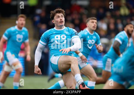 Newcastle, Regno Unito. 5 gennaio 2024. Raffi Quirke di sale Sharks calcia durante il Gallagher Premiership match tra Newcastle Falcons e sale Sharks a Kingston Park, Newcastle, domenica 28 aprile 2024. (Foto: Chris Lishman | mi News) crediti: MI News & Sport /Alamy Live News Foto Stock