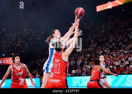 Parigi, Francia. 27 aprile 2024. GEISELSODER Luisa (15) di Basket Landes durante la Coppa di Francia femminile, finale di pallacanestro tra Basket Landes e Tango Bourges Basket il 27 aprile 2024 all'Accor Arena di Parigi, Francia - Photo Ann-Dee Lamour/CDP MEDIA/DPPI Credit: DPPI Media/Alamy Live News Foto Stock