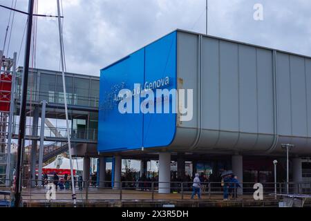 Acquario di Genova. Grande oceanario vicino al porto: Acquari con un ecosistema ricreato, animali d'acqua dolce e marini. Genova, Liguria, Italia 26.04. Foto Stock