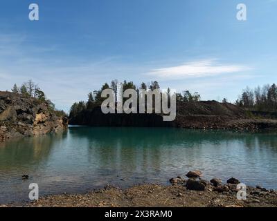 La vecchia miniera di Orijärvi abbandonata in una giornata di sole Foto Stock