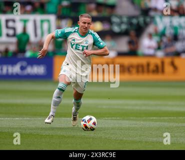 Austin, Texas, Stati Uniti. 27 aprile 2024. Il centrocampista dell'Austin FC Alexander Ring (8) sposta il pallone durante una partita di Major League Soccer tra Austin FC e il Los Angeles Galaxy il 27 aprile 2024 ad Austin. Austin FC ha vinto, 2-0. (Credit Image: © Scott Coleman/ZUMA Press Wire) SOLO PER USO EDITORIALE! Non per USO commerciale! Foto Stock