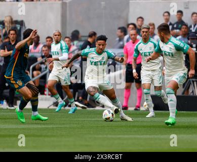 Austin, Texas, Stati Uniti. 27 aprile 2024. L'attaccante dell'Austin FC SebastiÃ¡n Driussi (10) sposta il pallone durante una partita di Major League Soccer tra Austin FC e il Los Angeles Galaxy il 27 aprile 2024 ad Austin. Austin FC ha vinto, 2-0. (Credit Image: © Scott Coleman/ZUMA Press Wire) SOLO PER USO EDITORIALE! Non per USO commerciale! Foto Stock