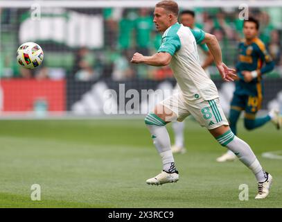 Austin, Texas, Stati Uniti. 27 aprile 2024. Il centrocampista dell'Austin FC Alexander Ring (8) sposta il pallone durante una partita di Major League Soccer tra Austin FC e il Los Angeles Galaxy il 27 aprile 2024 ad Austin. Austin FC ha vinto, 2-0. (Credit Image: © Scott Coleman/ZUMA Press Wire) SOLO PER USO EDITORIALE! Non per USO commerciale! Foto Stock