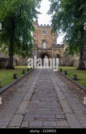 L'ingresso alla Durham Castle Foto Stock