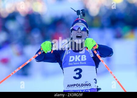 Ruhpolding, Germania. 14 gennaio 2024. RUHPOLDING, GERMANIA - 14 GENNAIO: L'italiana Lisa Vittozzi partecipa all'inseguimento femminile di 10 km al BMW IBU World Cup Biathlon Ruhpolding il 14 gennaio 2024 a Ruhpolding, Germania.240114 SEPA 24 009 - 20240114 PD30265 credito: APA-PictureDesk/Alamy Live News Foto Stock