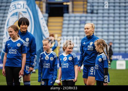 Leicester, Regno Unito. 28 aprile 2024. Leicester, Inghilterra, 28 aprile 2024: Prima del calcio d'inizio della partita Barclays fa Womens Super League tra Leicester City e Manchester United al King Power Stadium di Leicester, Inghilterra (Natalie Mincher/SPP) crediti: SPP Sport Press Photo. /Alamy Live News Foto Stock