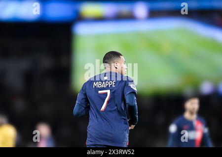 Parigi, Francia. 27 aprile 2024. Kylian Mbappe dal retro durante la partita di calcio del campionato francese di Ligue 1 tra Paris Saint-Germain e le Havre AC il 27 aprile 2024 allo stadio Parc des Princes di Parigi, Francia - foto Victor Joly/DPPI Credit: DPPI Media/Alamy Live News Foto Stock